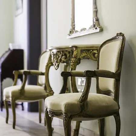 Center House * Rhodes City