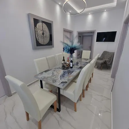 Center House עיר רודוס